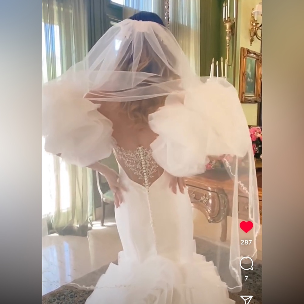 Kitty Chen Everly Wedding Gown - Picture 12 of 16